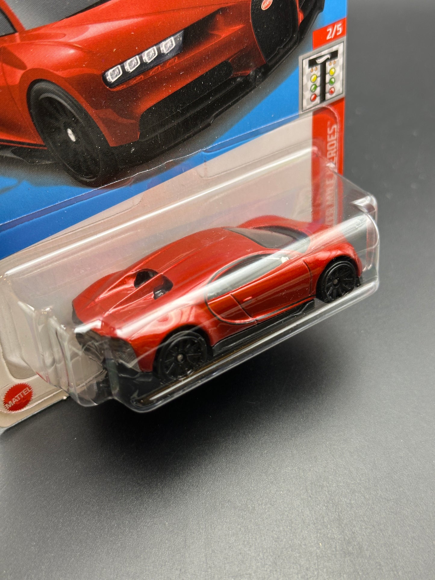 HOT WHEELS - 16 BUGATTI CHIRON (2024) - HW QUARTER MILE HEROES 2/5