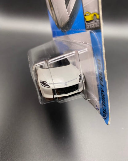 HOT WHEELS - NISSAN Z PROTRO (2022) - FACTORY FRESH 5/10