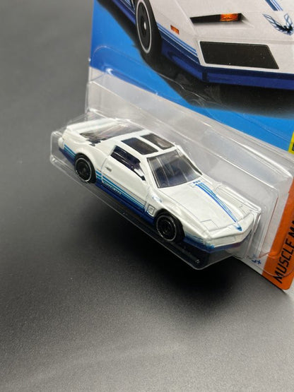 HOT WHEELS - 84 PONTIAC FIREBIRD (2023) - MUSCLE MANIA 8/10