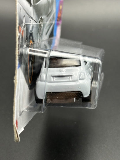 HOT WHEELS - FIAT 500e (2024) - COMPACT KINGS 2/5