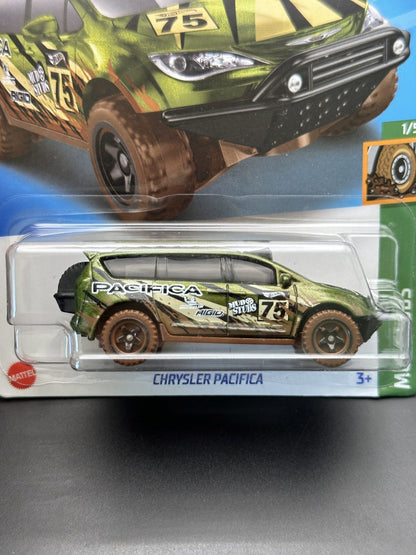HOT WHEELS - CHRYSLER PACIFICA (2023) - MUD STUDS 1/5