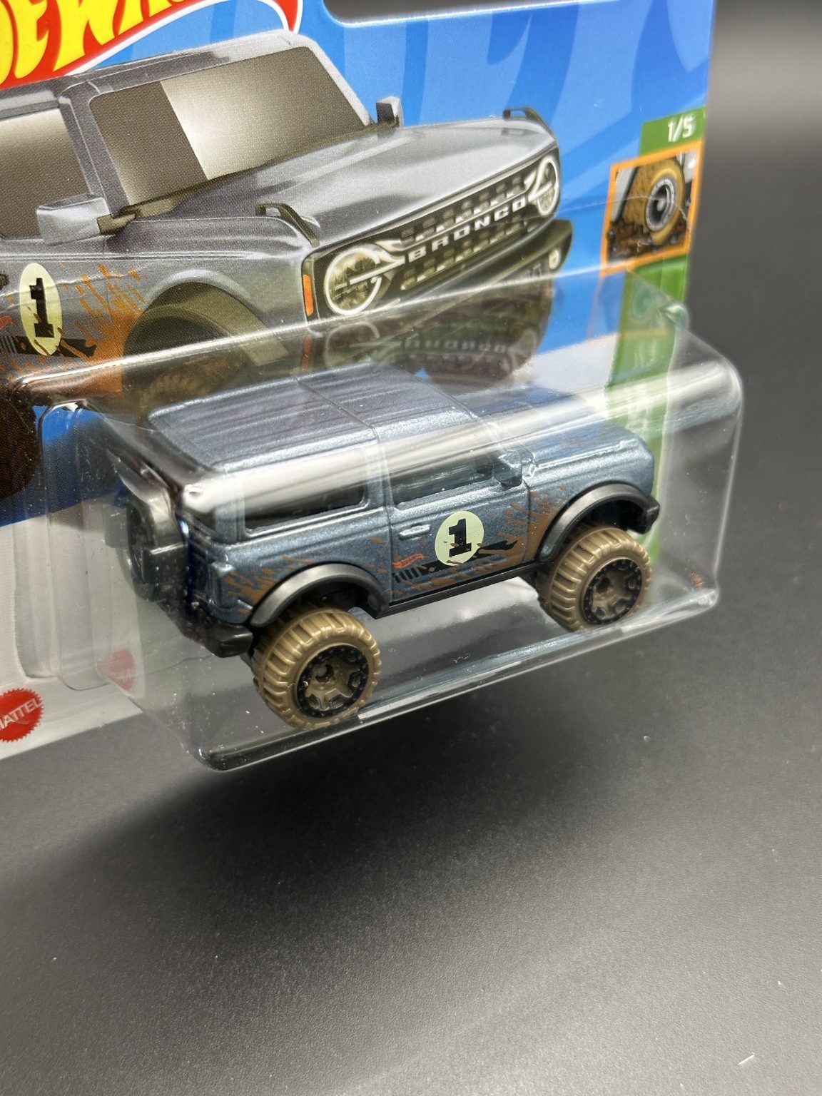 HOT WHEELS - 21 FORD BRONCO (2022) - MUD STUDS 1/5