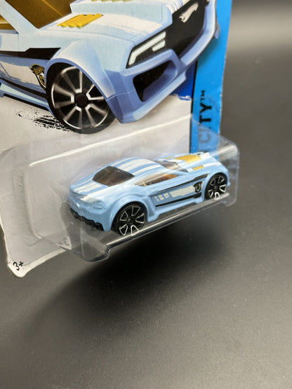 HOT WHEELS - TORQUE TWISTER (2014) - HW CITY: HW GOAL