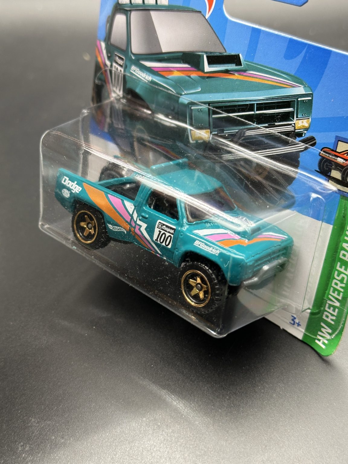 HOT WHEELS - 87 DODGE D100 (2024) - HW REVERSE RAKE 1/5