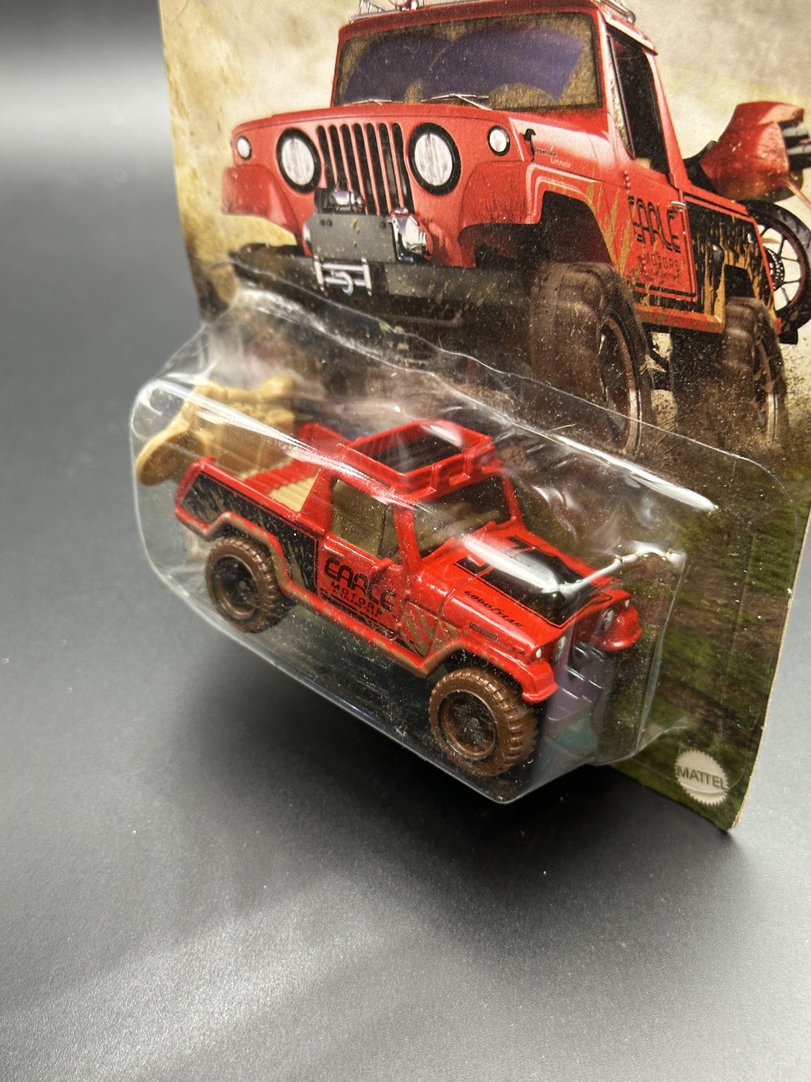 HOT WHEELS - 67 JEEPSTER COMMANDO (2022) - MUD RUNNERS 2/5