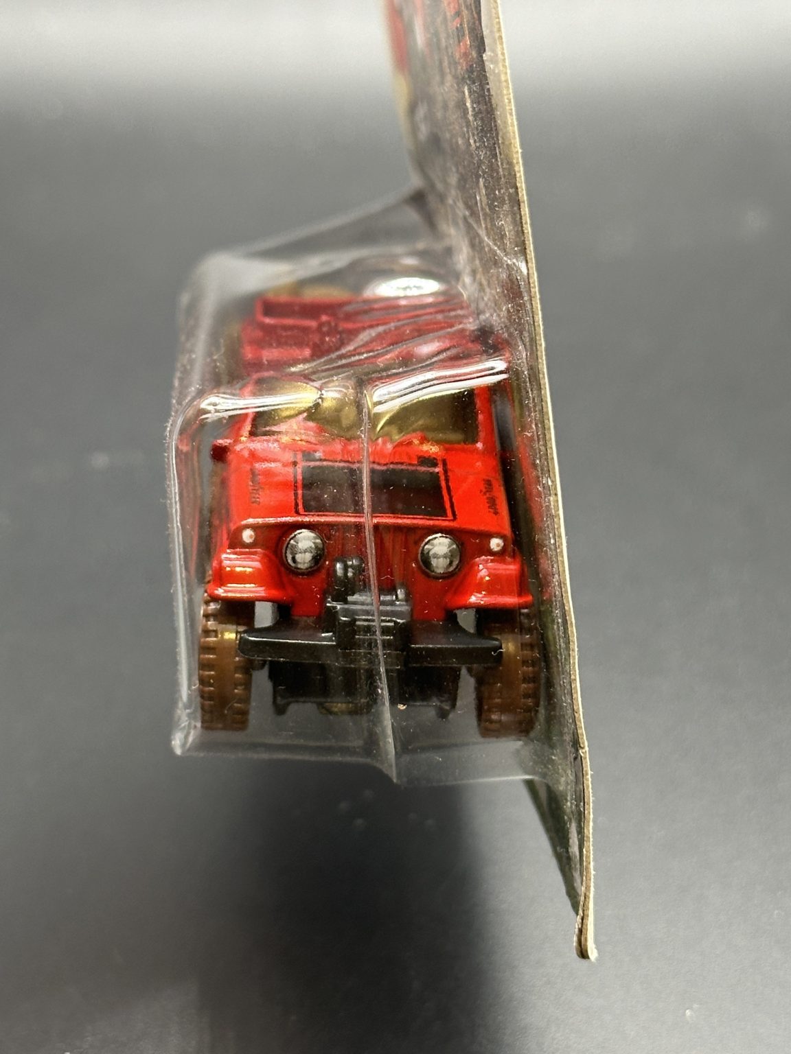 HOT WHEELS - 67 JEEPSTER COMMANDO (2022) - MUD RUNNERS 2/5