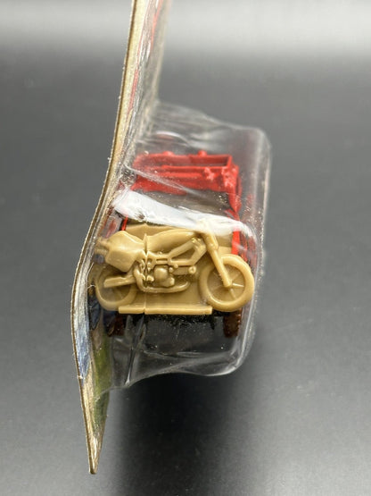 HOT WHEELS - 67 JEEPSTER COMMANDO (2022) - MUD RUNNERS 2/5