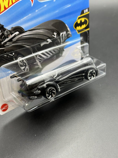 HOT WHEELS - BATMAN AND ROBIN BATMOBILE (2025) - HW BATMAN 1/5