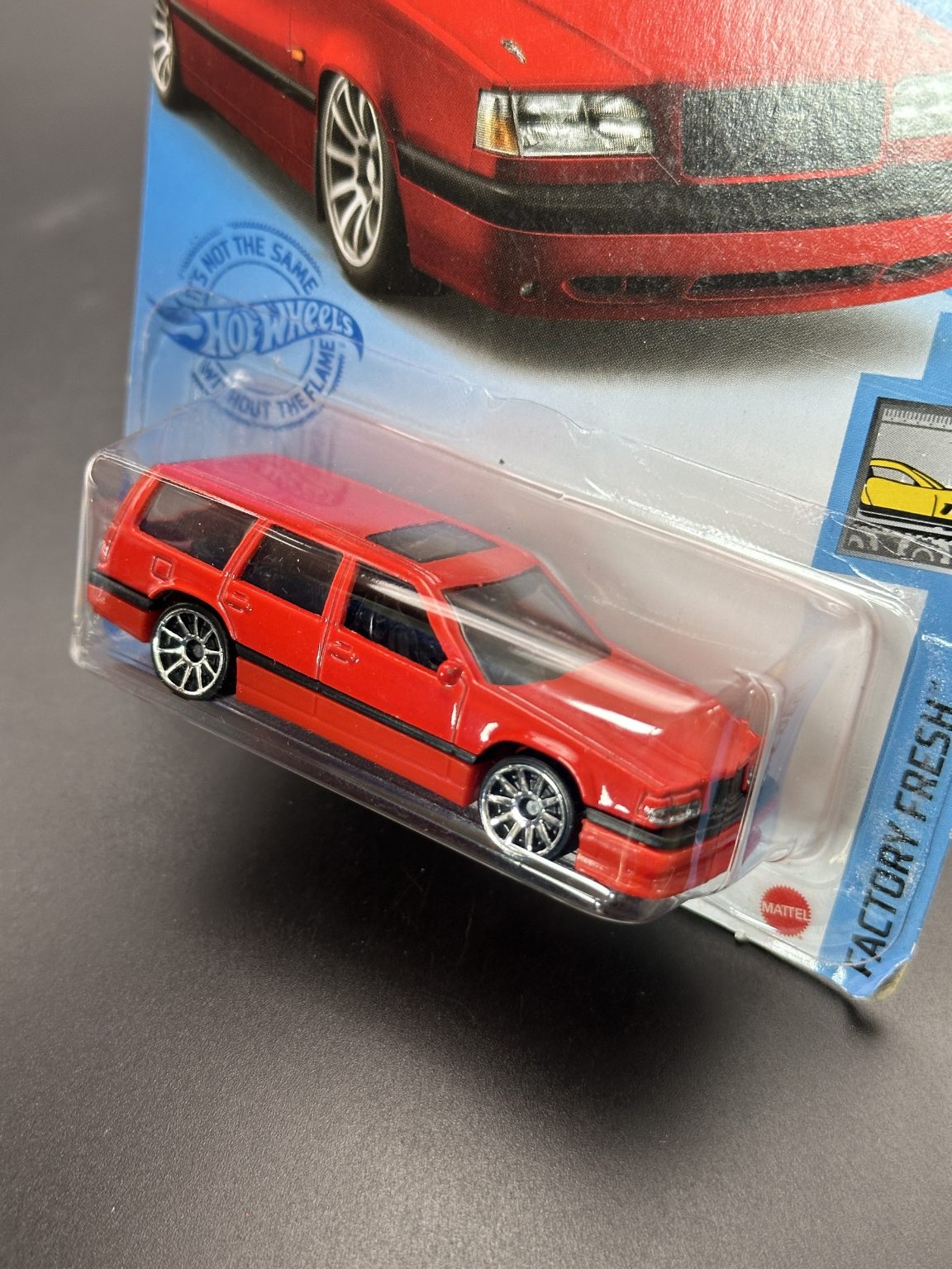 HOT WHEELS - VOLVO 850 ESTATE (2021) - HW FACTORY FRESH 2/10