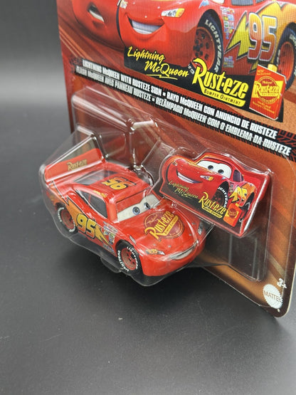 DISNEY PIXAR CARS - LIGHTNING MCQUEEN WITH RUSTEZE SIGN (2025) - CARS - DIECAST
