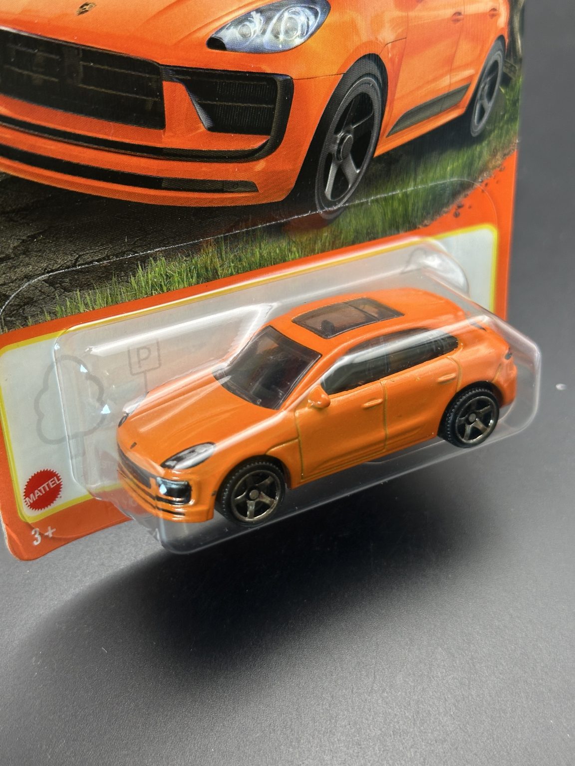 MATCHBOX - 2022 PORSCHE MACAN - 11/100 - DIECAST