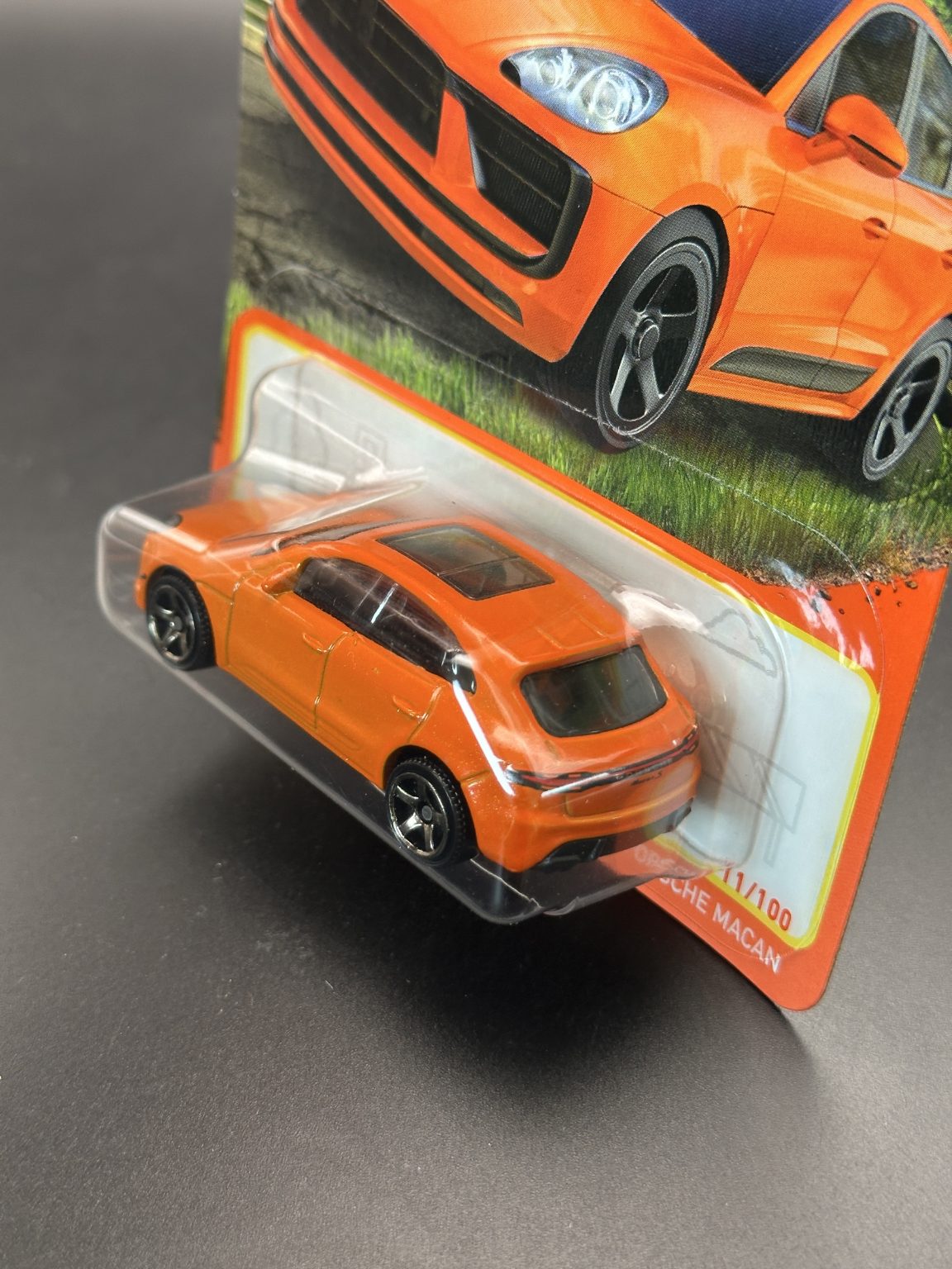 MATCHBOX - 2022 PORSCHE MACAN - 11/100 - DIECAST