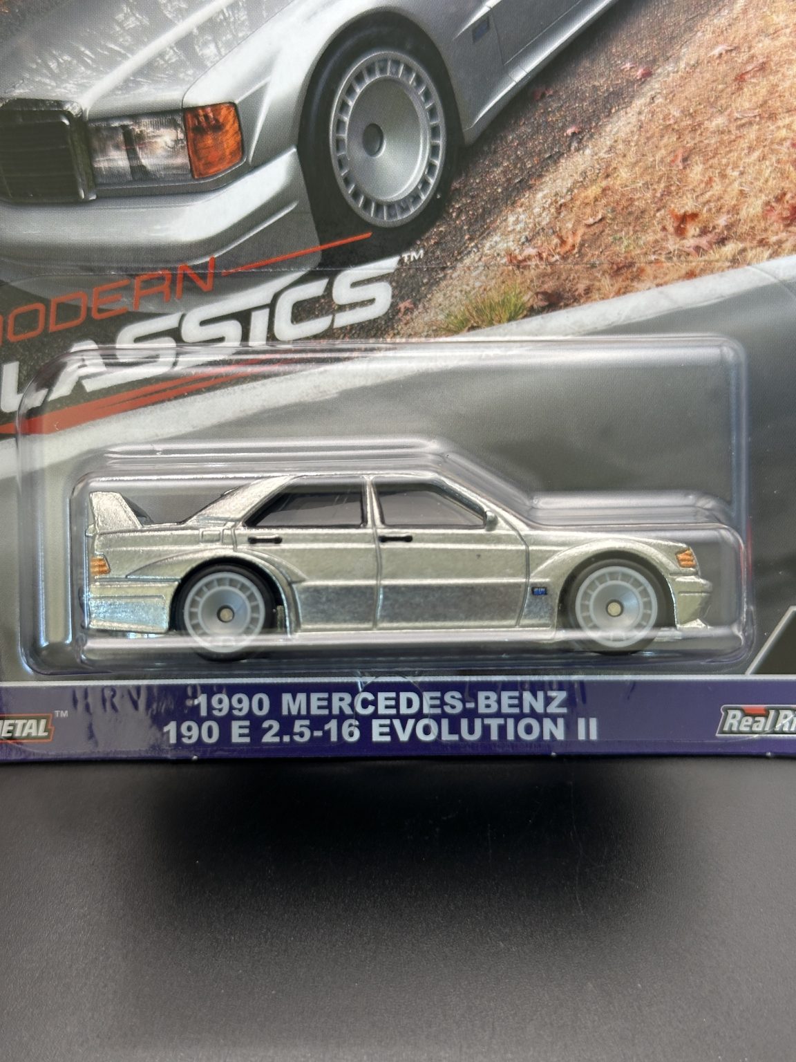 HOT WHEELS - 1990 MERCEDES BENZ 190 E EVOLUTION II (2024) - MODERN CLASSICS 2/5