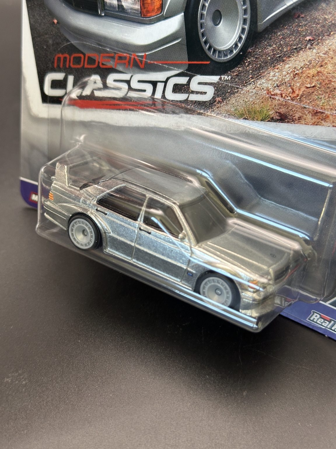 HOT WHEELS - 1990 MERCEDES BENZ 190 E EVOLUTION II (2024) - MODERN CLASSICS 2/5