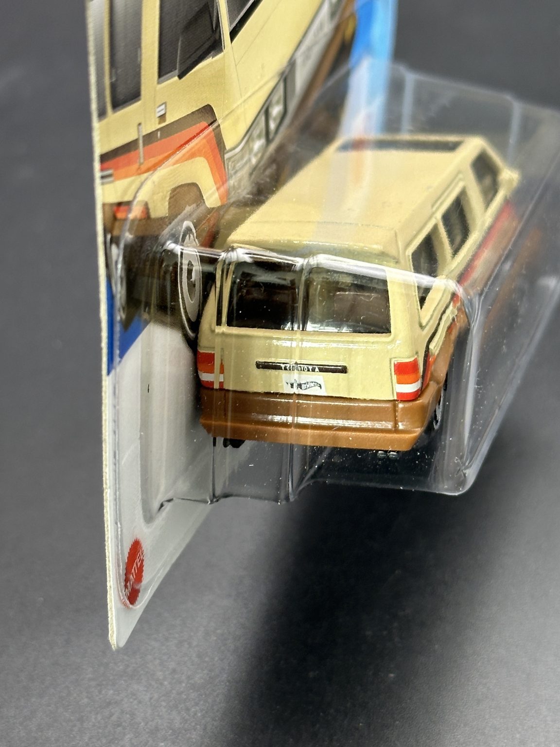HOT WHEELS - 1986 TOYOTA VAN (2023) - HW J IMPORTS 6/10