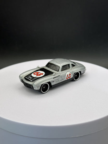 HOT WHEELS - MERCEDES-BENZ 300 SL (2021) - HW GRAPHICS 9/10 - LOOSE
