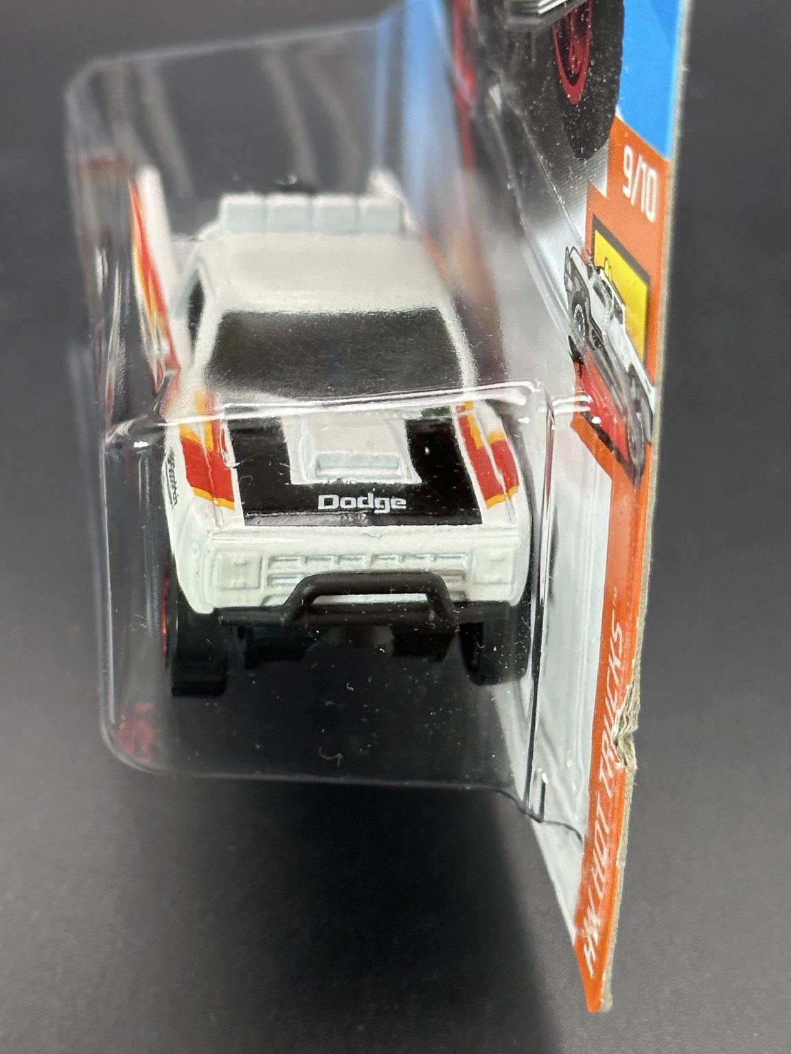 HOT WHEELS - 87 DODGE D100 (2018) - HW HOT TRUCKS 9/10