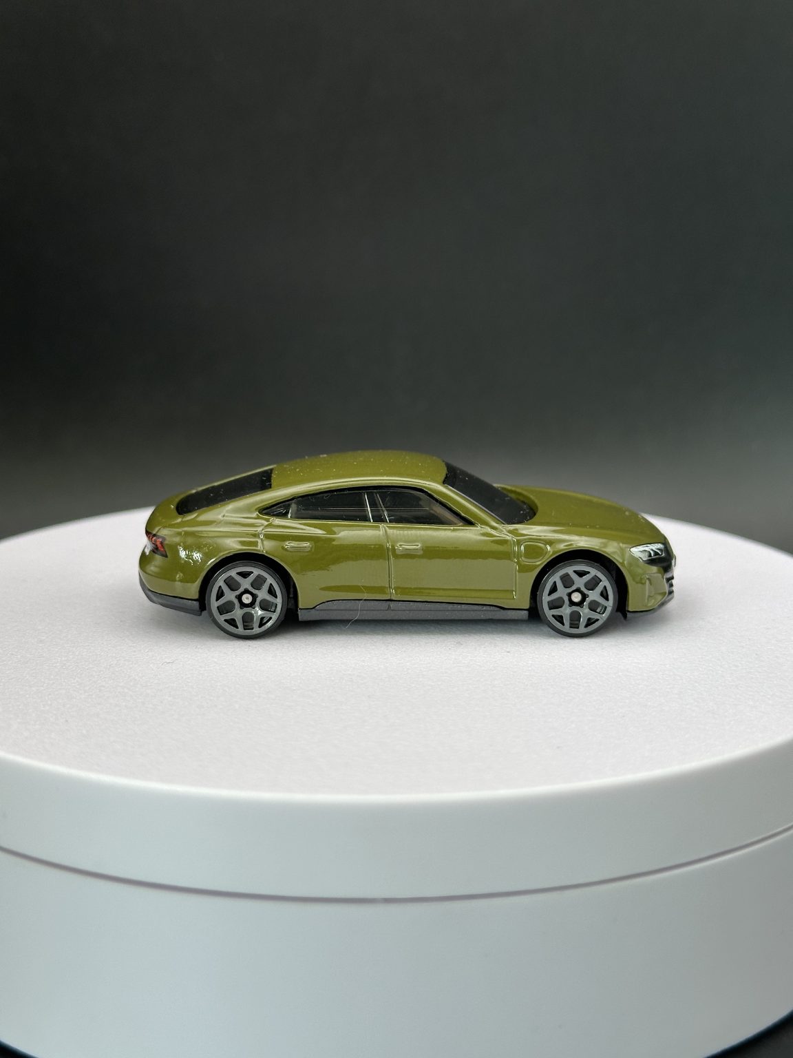 HOT WHEELS - AUDI RS E-TRON GT (2024) - HW GREEN SPEED 4/10 - LOOSE