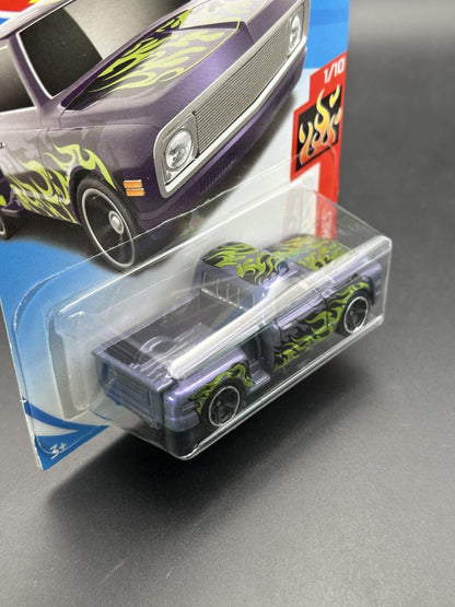HOT WHEELS - CUSTOM 69 CHEVY PICKUP (2018) - HW FLAMES 1/10