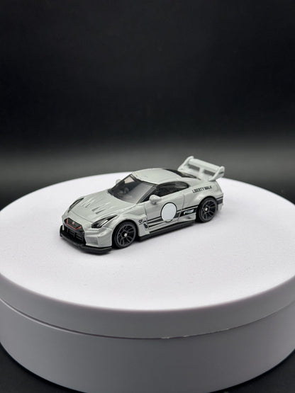 HOT WHEELS - LBWK NISSAN 35GT-RR VER 2 (2024) - HW THEN AND NOW 8/10 LOOSE