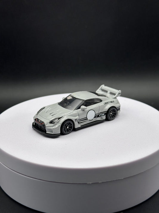 HOT WHEELS - LBWK NISSAN 35GT-RR VER 2 (2024) - HW THEN AND NOW 8/10 LOOSE
