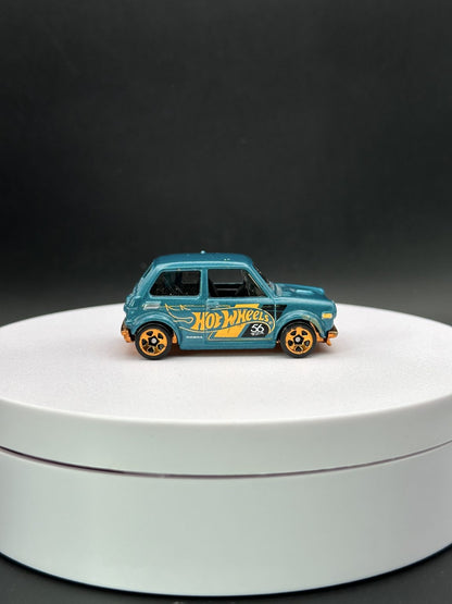 HOT WHEELS - CUSTOM 70 HONDA N600 (2024) - 56th ANNIVERSARY 5/6 - LOOSE