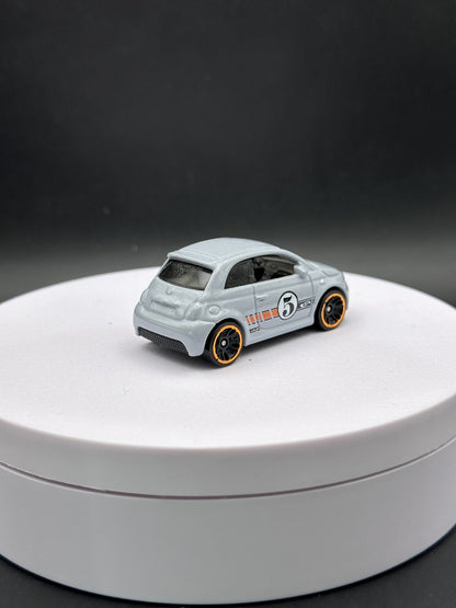 HOT WHEELS - FIAT 500e (2024) - COMPACT KINGS 2/5 - LOOSE