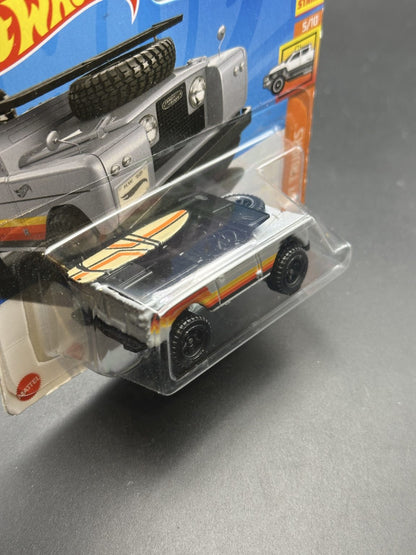 HOT WHEELS - LAND ROVER SERIES II (2024) - HW HOT TRUCKS 5/10