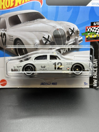 HOT WHEELS - JAGUAR MK1 (2024) - HW RACE DAY 6/10