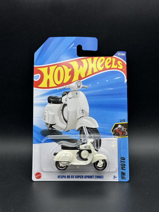 HOT WHEELS - VESPA 90 SS SUPER SPRINT 1966 (2025) - HW MOTO 2/5