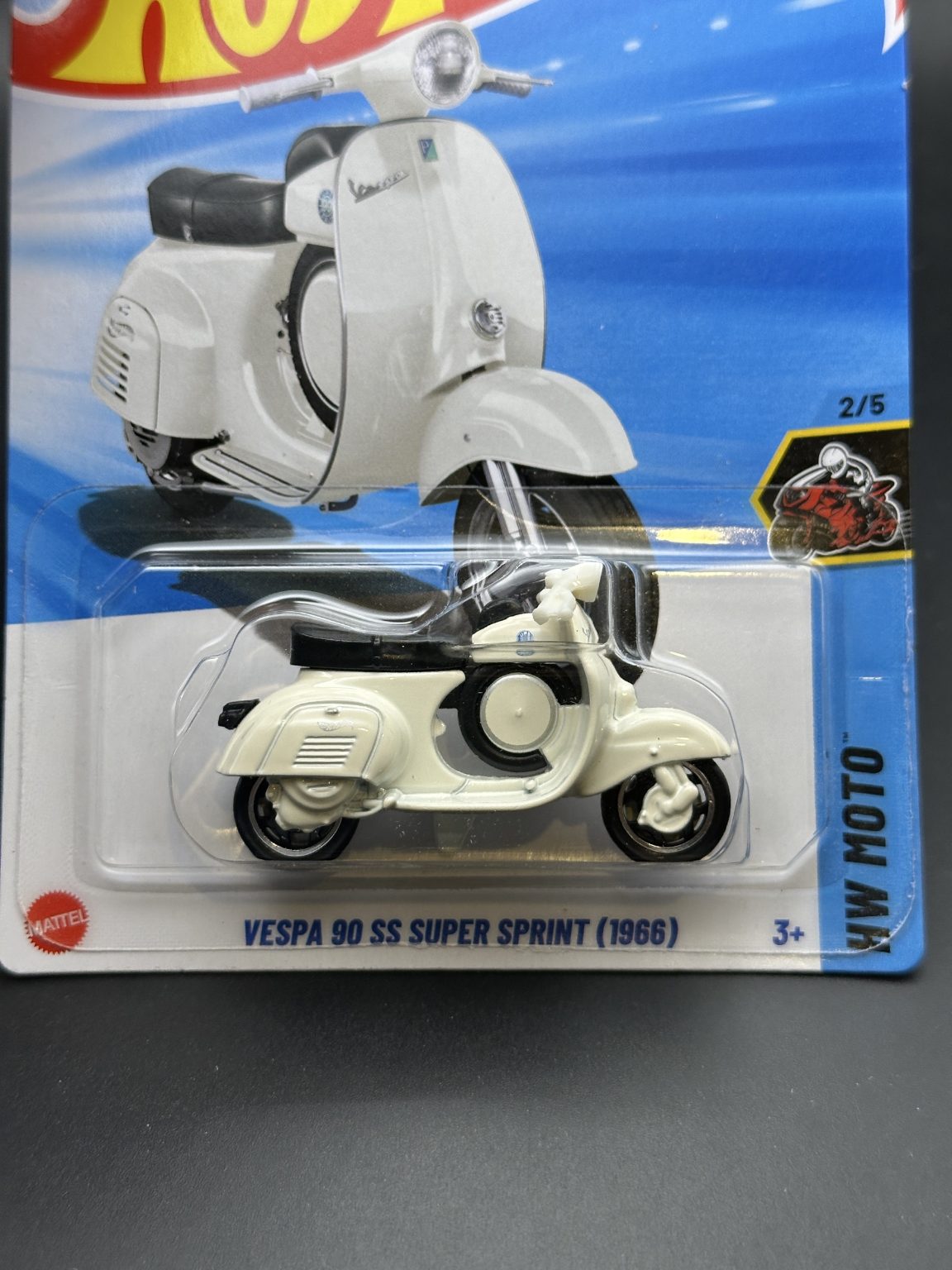 HOT WHEELS - VESPA 90 SS SUPER SPRINT 1966 (2025) - HW MOTO 2/5