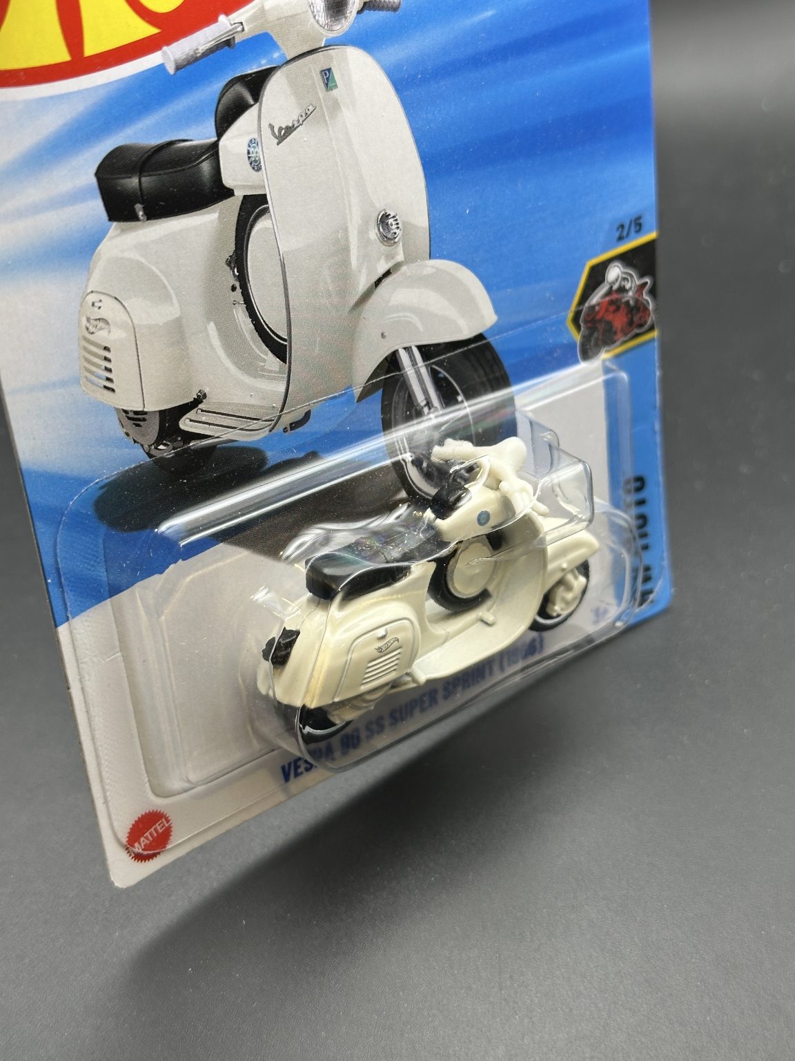 HOT WHEELS - VESPA 90 SS SUPER SPRINT 1966 (2025) - HW MOTO 2/5