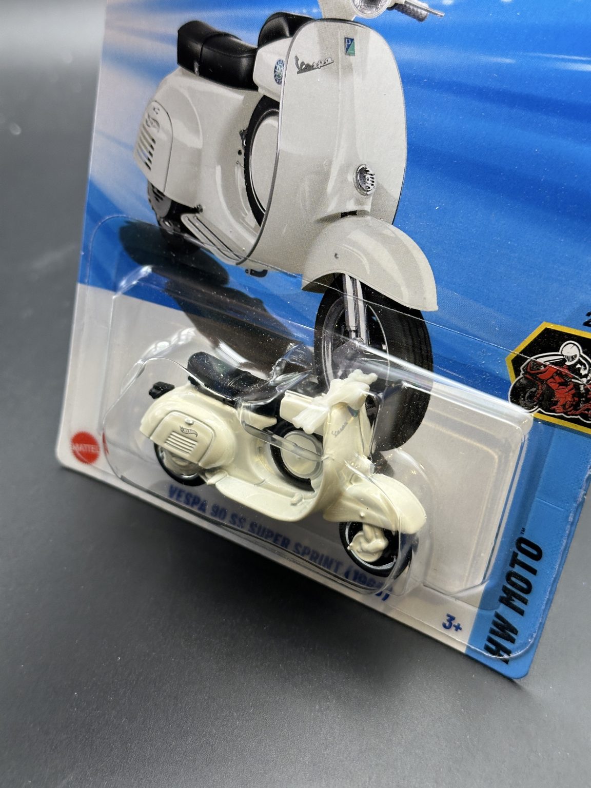 HOT WHEELS - VESPA 90 SS SUPER SPRINT 1966 (2025) - HW MOTO 2/5