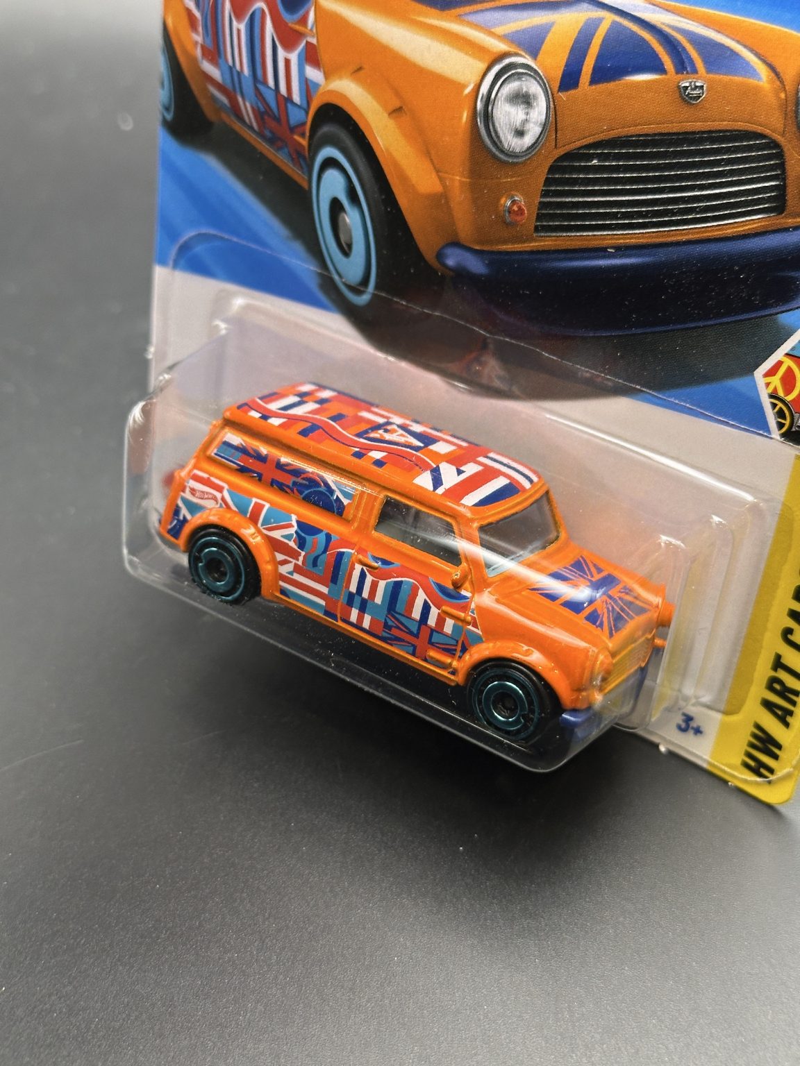 HOT WHEELS - 67 AUSTIN MINI VAN (2025) - HW ART CARS 10/10
