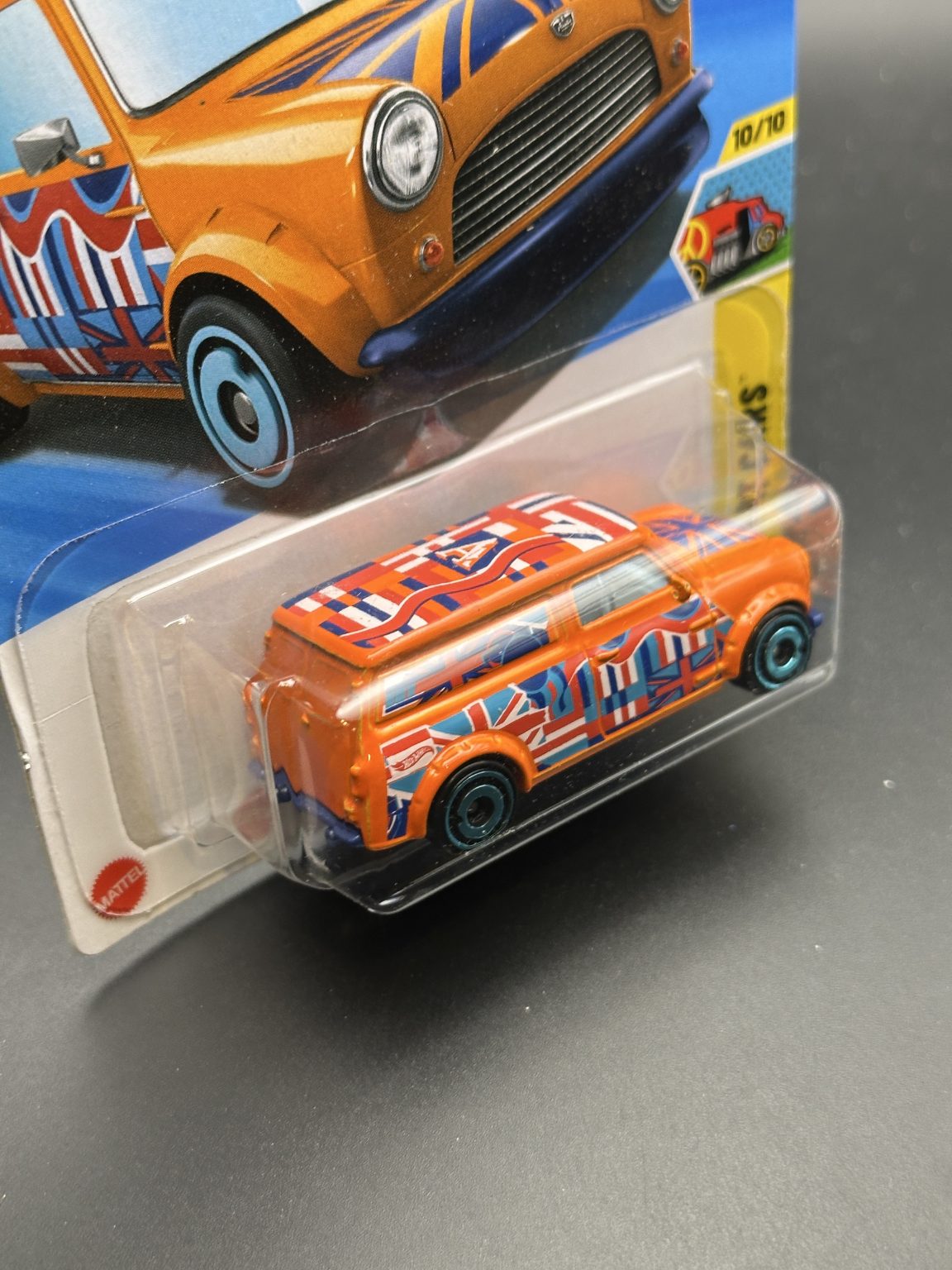 HOT WHEELS - 67 AUSTIN MINI VAN (2025) - HW ART CARS 10/10