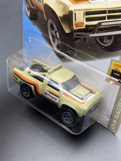 HOT WHEELS - 87 DODGE D100 (2025) - HW BAJA BLAZERS 1/10