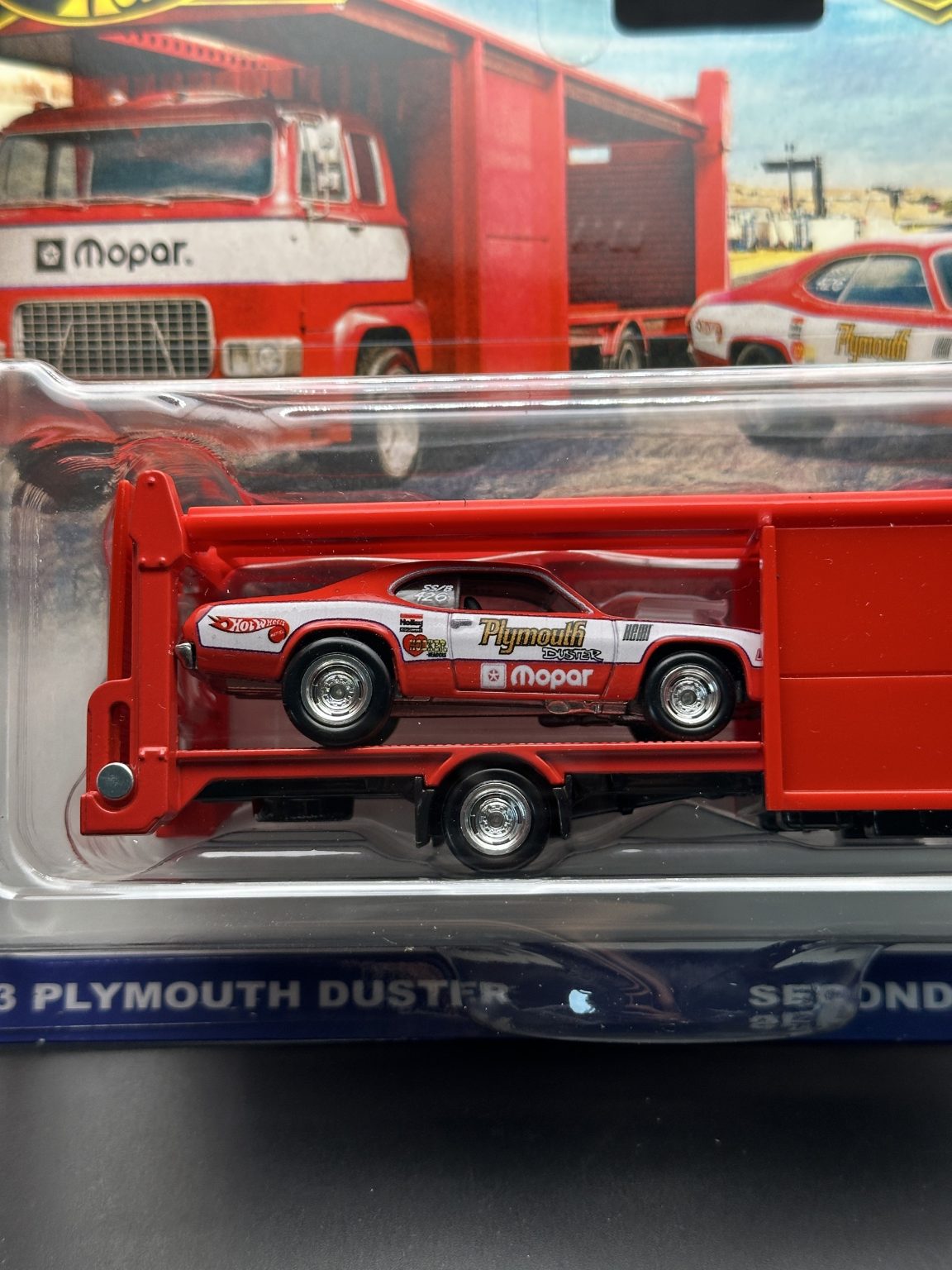HOT WHEELS - 73 PLYMOUTH DUSTER SECOND STORY LORRY (2025) - TEAM TRANSPORT 82