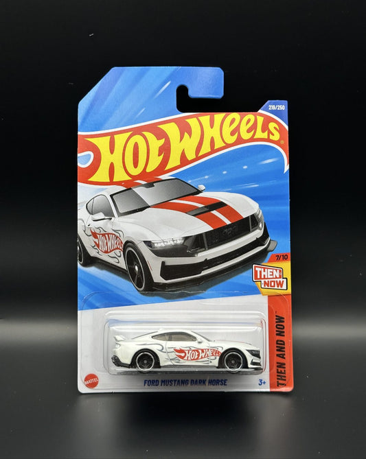 HOT WHEELS - FORD MUSTANG DARK HORSE (2025) - HW THEN AND NOW 7/10