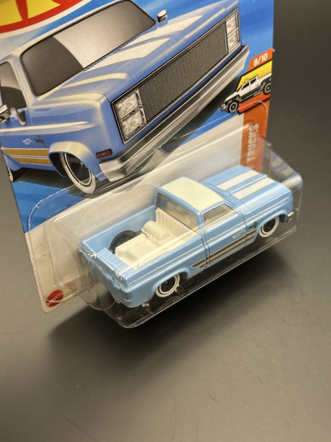 HOT WHEELS - 83 CHEVY SILVERADO (2025) - HW HOT TRUCKS 9/10