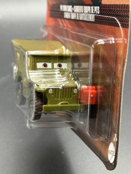 DISNEY PIXAR CARS - PIT CREW SARGE - CARS - DIECAST
