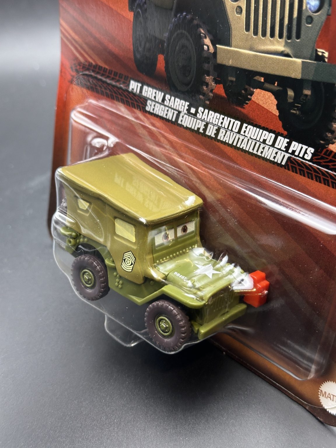 DISNEY PIXAR CARS - PIT CREW SARGE - CARS - DIECAST