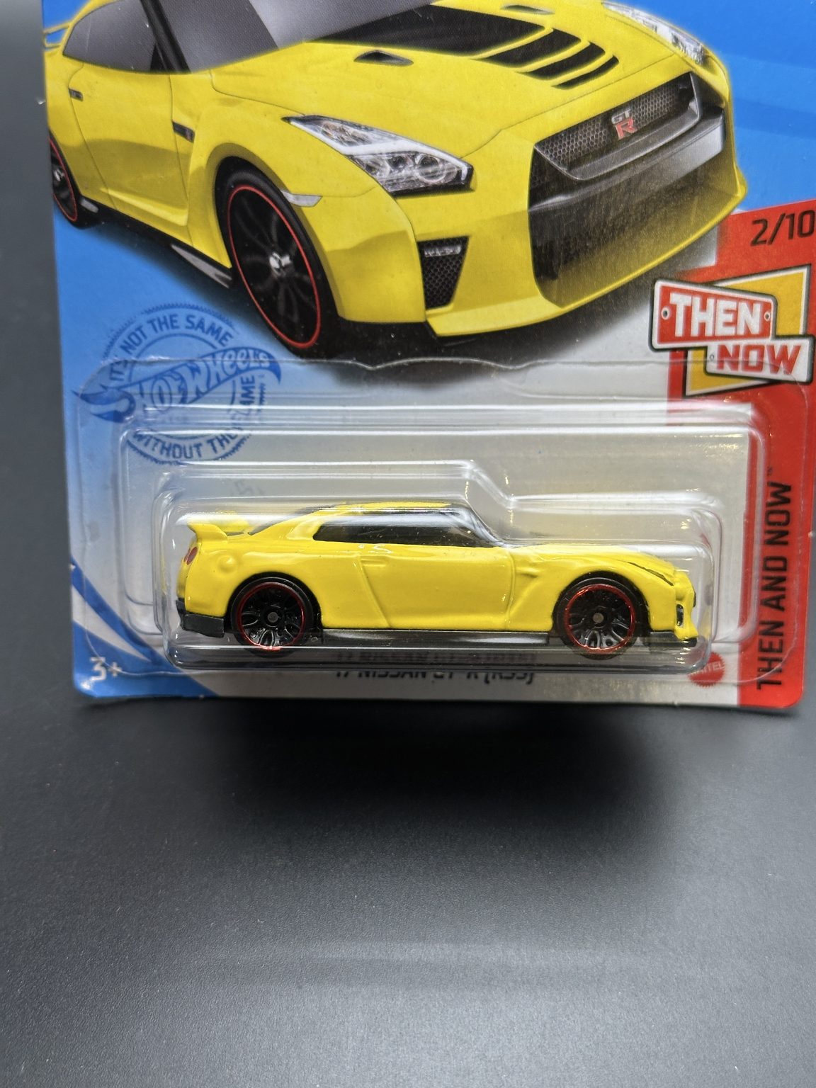 HOT WHEELS - 17 NISSAN GTR R35 (2021) - THEN AND NOW 2/10
