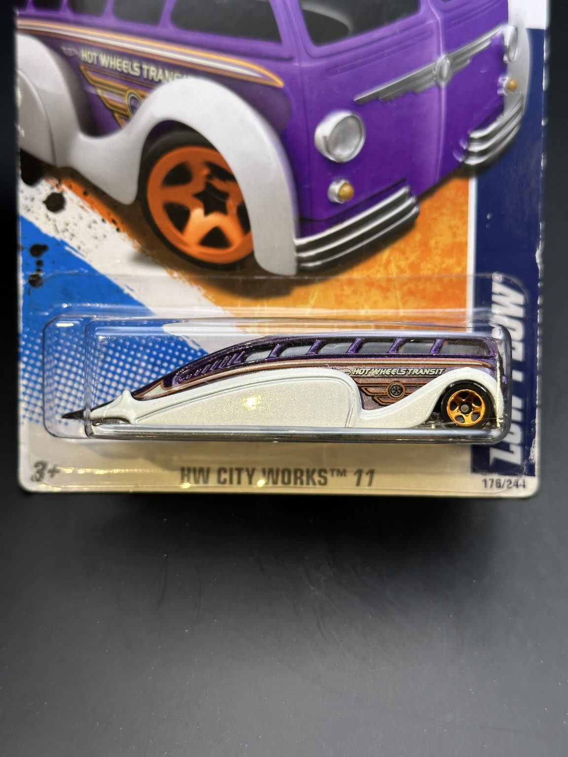 HOT WHEELS - LOW FLOW (2011) - HW CITY WORKS 6/10