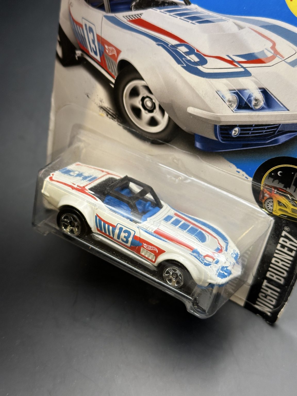 HOT WHEELS - 69 CORVETTE RACER (2016) - HW NIGHTBURNERZ 6/10
