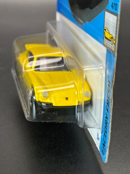 HOT WHEELS - PORSCHE 911 CARRERA RS 2.7 (2024) - FACTORY FRESH 4/10