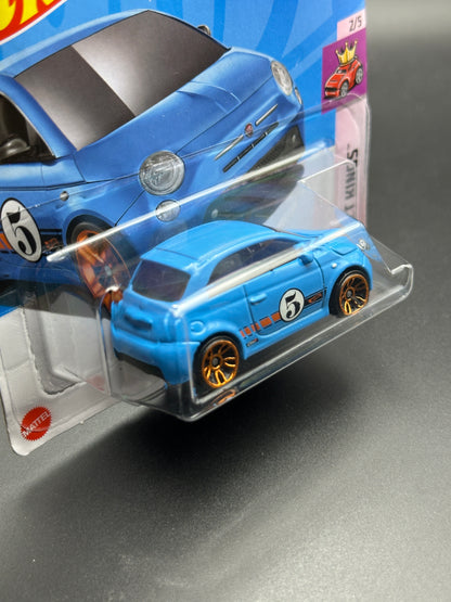 HOT WHEELS - FIAT 500e (2024) - COMPACT KINGS 2/5