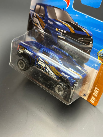 HOT WHEELS - 19 CHEVY SILVERADO TRAIL BOSS LT (2025) - HW DIRT 8/10