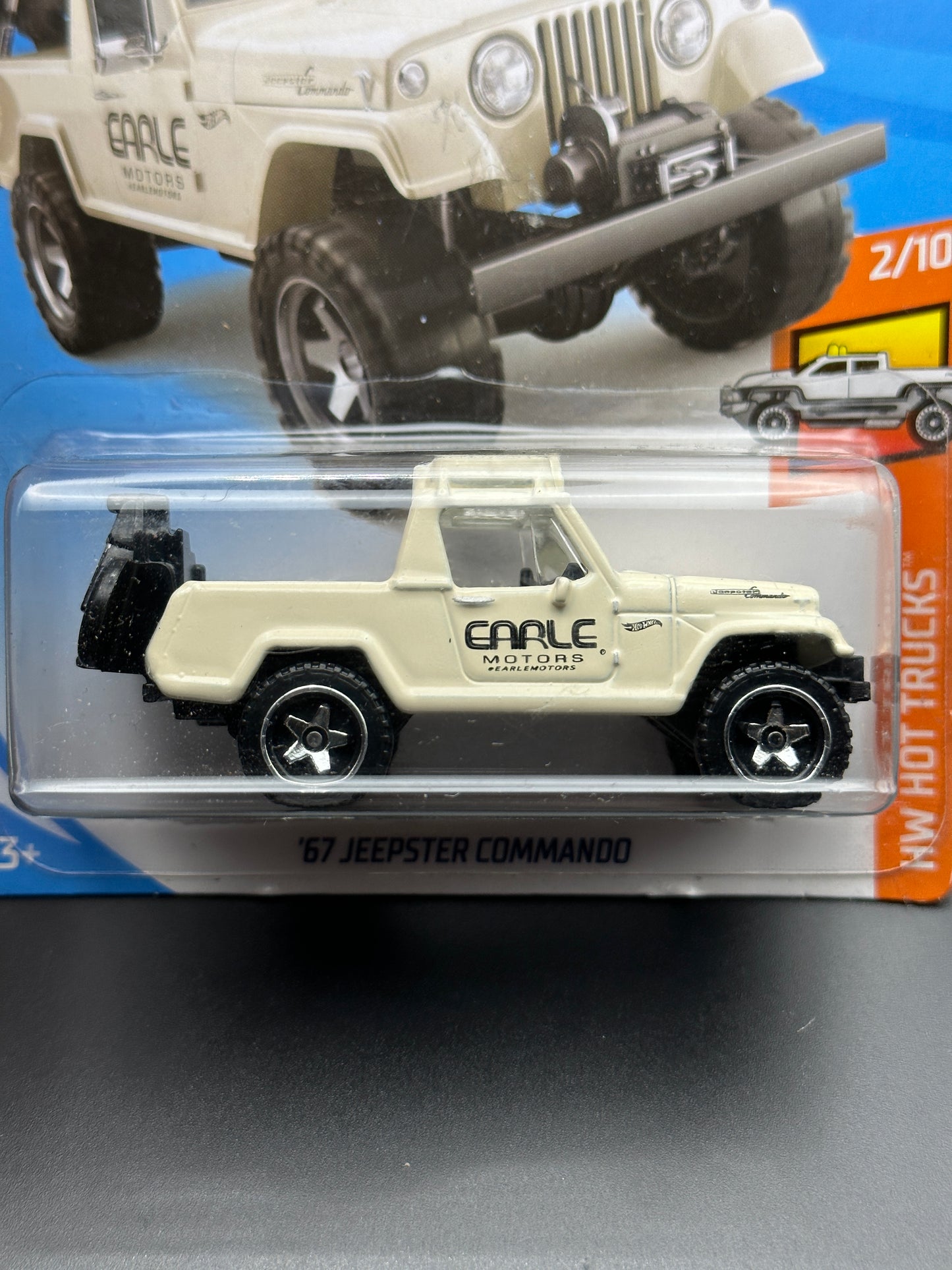 HOT WHEELS - 67 JEEPSTER COMMANDO (2019) - HW HOT TRUCKS 2/10