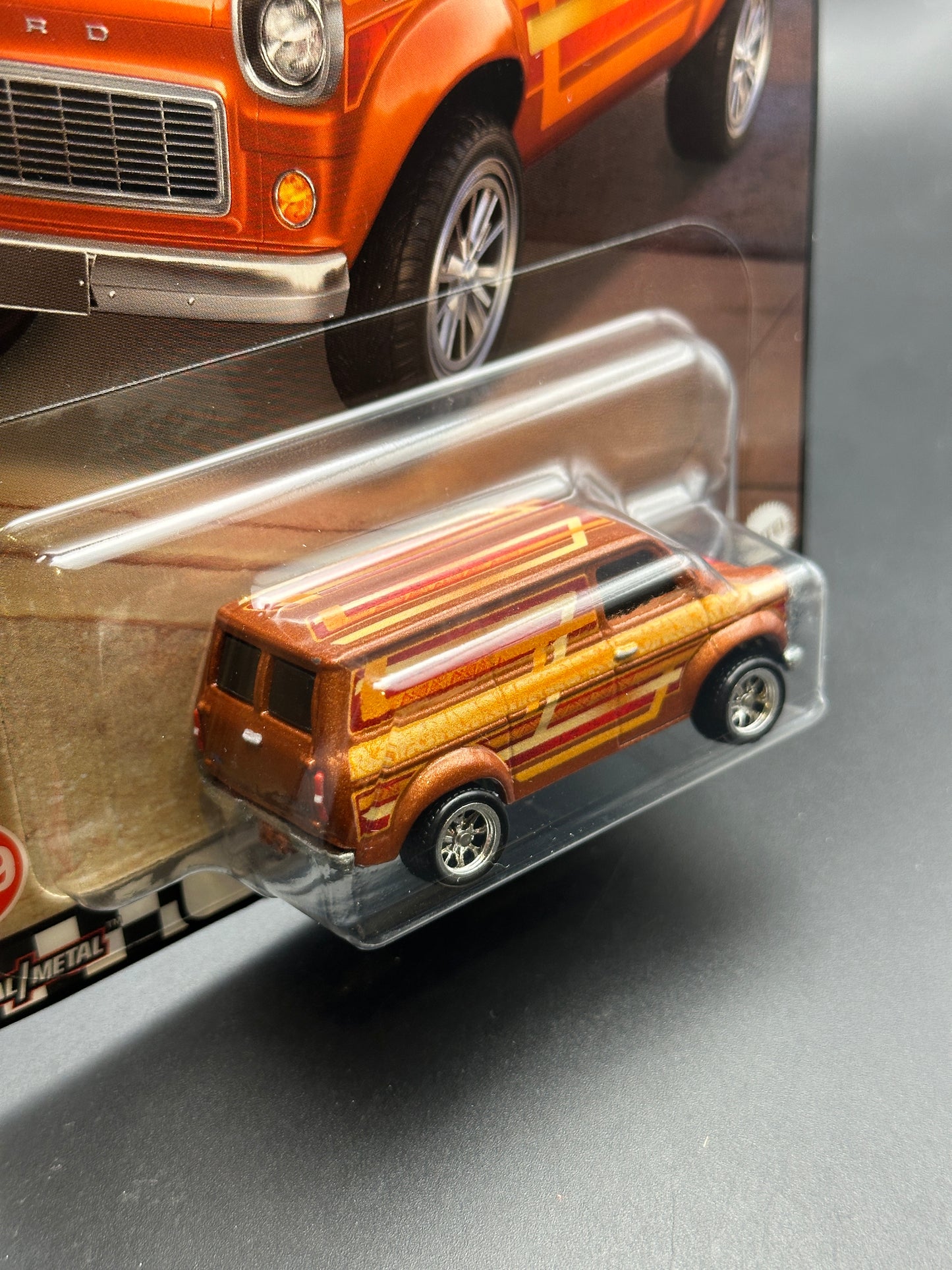 HOT WHEELS - FORD TRANSIT SUPERVAN (2024) - HW BOULEVARD #109