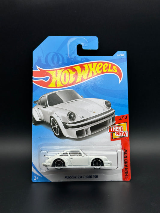 HOT WHEELS - PORSCHE 934 TURBO RSR (2018) - HW THEN AND NOW 2/10